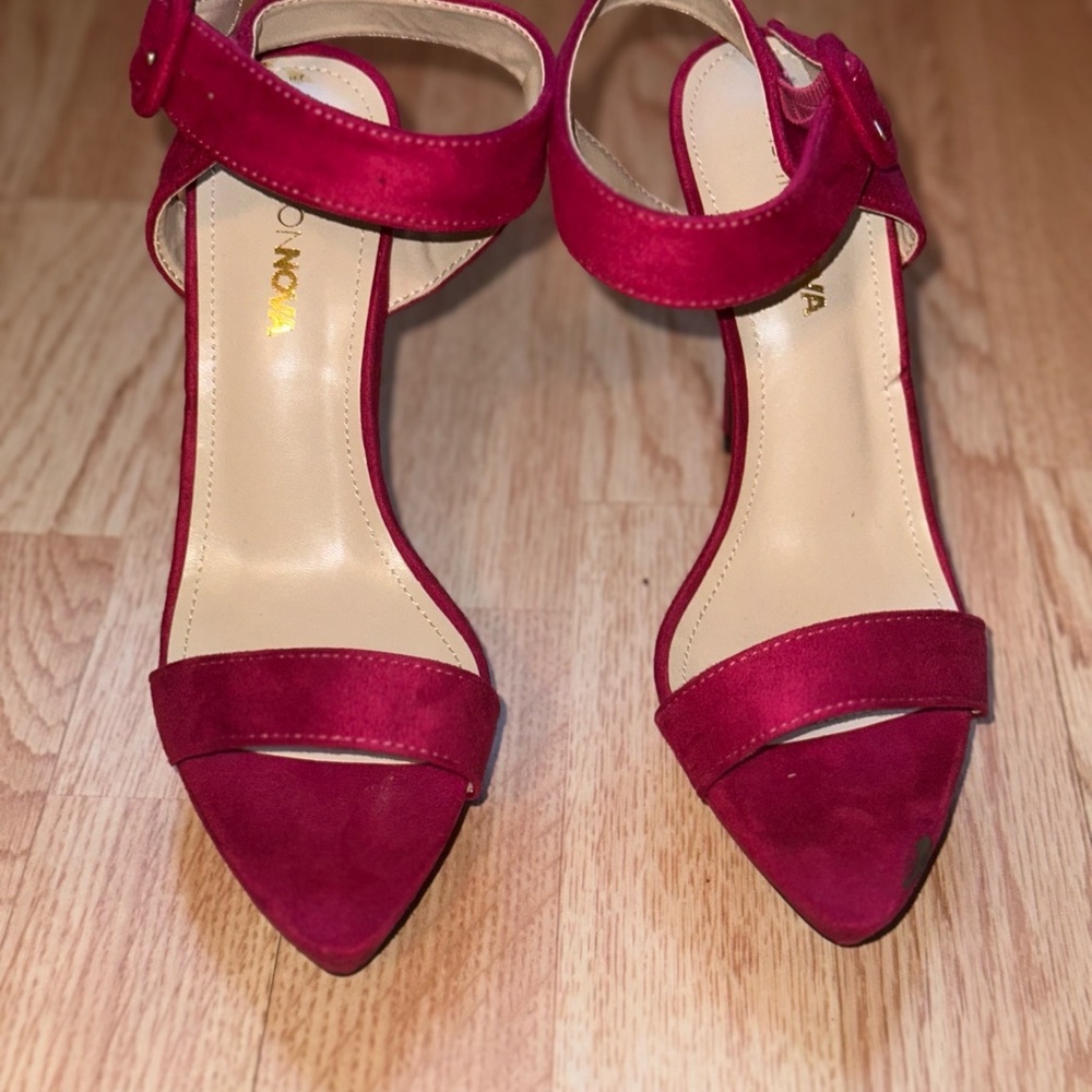 Fashion Nova Women's Hot Pink Heels